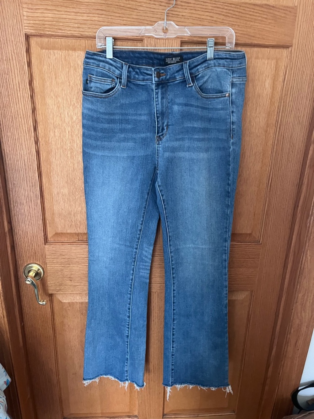 Judy Blue Medium Blue Cropped Raw-Hem bootcut high rise Jeans